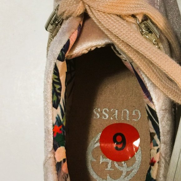 GUESS NEW WITH TAGS PLATFORM RUNNER - Picture 4 of 4